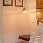Casas Do Lanco By An Island São Vicente