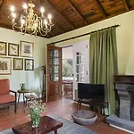 Casas Do Lanco By An Island * São Vicente