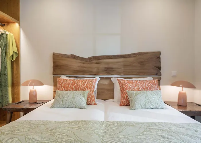 Casas Do Lanco By An Island * São Vicente