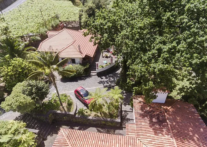 Casas Do Lanco By An Island São Vicente