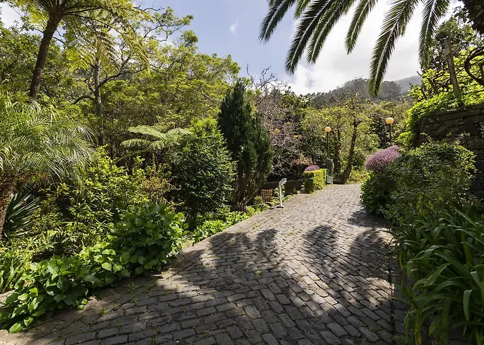 Casas Do Lanco By An Island São Vicente