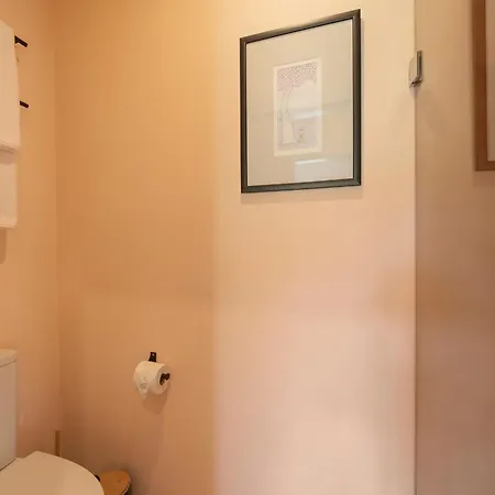 Casas Do Lanco By An Island São Vicente