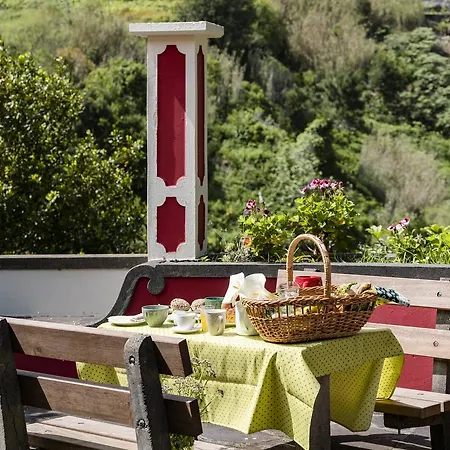 Casas Do Lanco By An Island Sao Vicente (Madeira)