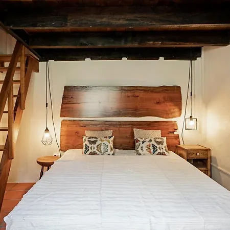 Casas Do Lanco By An Island * São Vicente